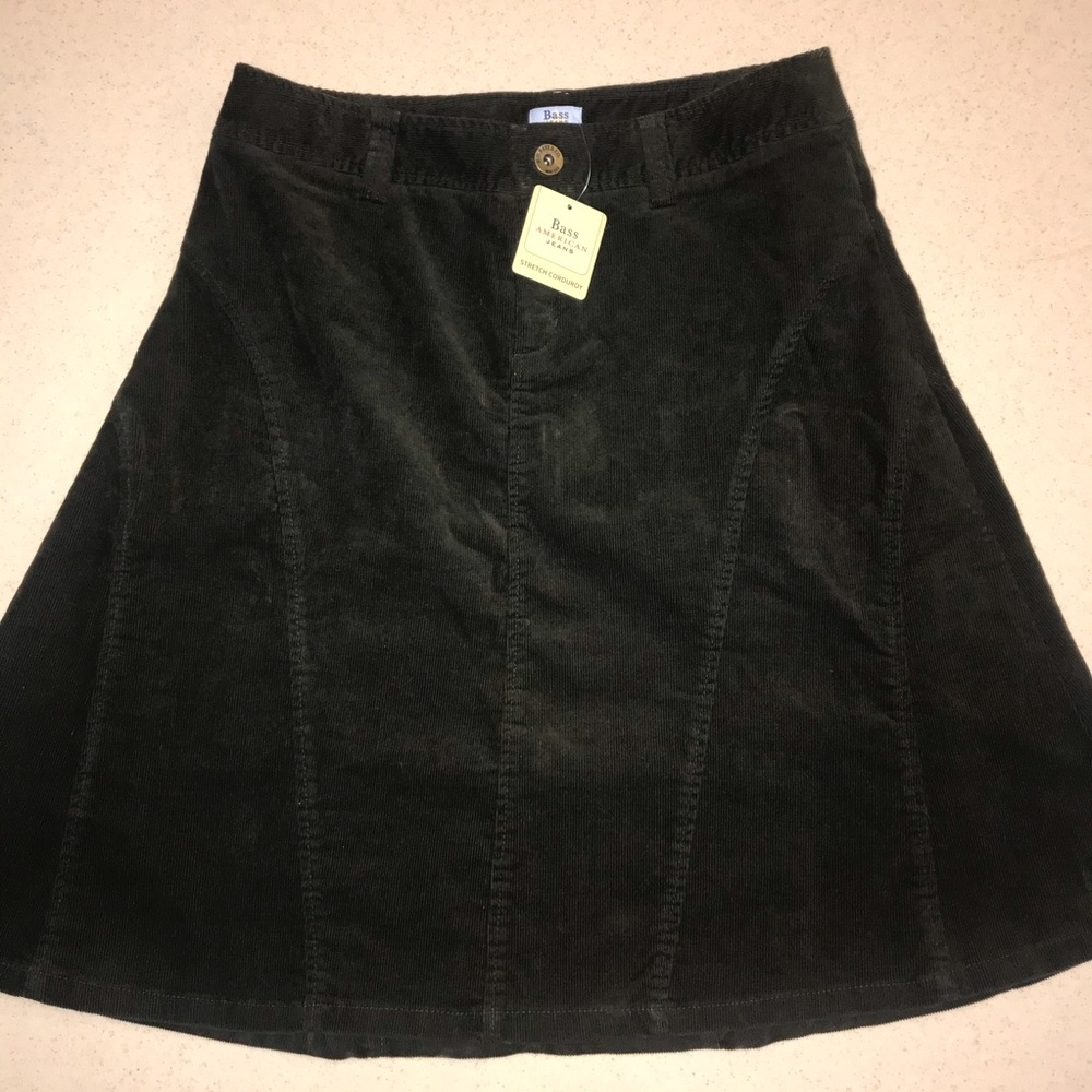 🌴3/$20 NWT BASS Corduroy Skirt Spinach Pie